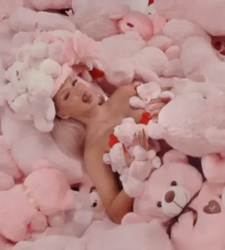 Image 1735474 from Shirin David