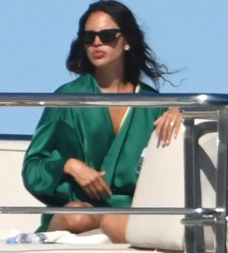 Image 1735625 from Eiza González