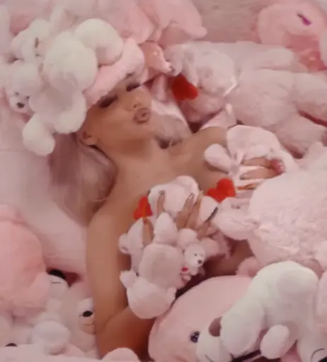 Image 1735246 from Shirin David