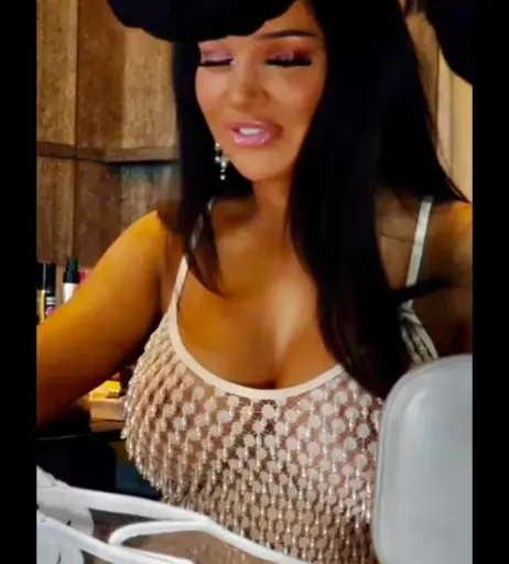 Image 1736784 from Shirin David