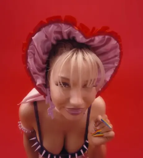 Image 1736143 from Shirin David