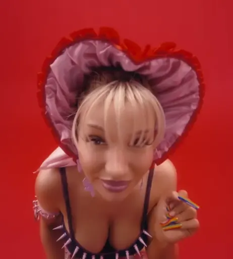 Image 1736171 from Shirin David