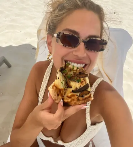 Image 1737895 from Kara Del Toro