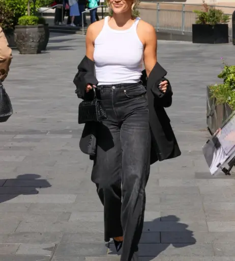 Image 1737732 from Ashley Roberts