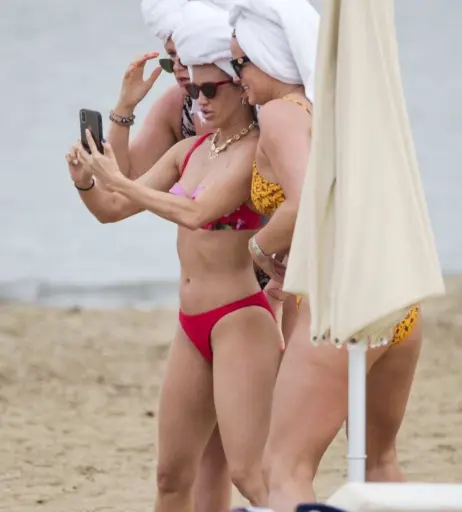 Image 1737100 from Ashley Roberts