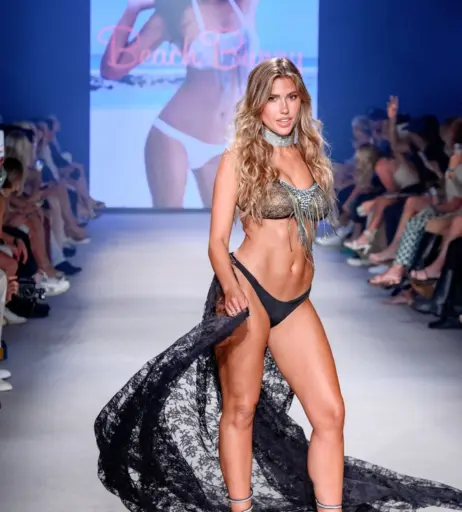 Image 1737290 from Kara Del Toro