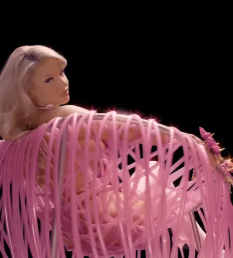 Image 1734667 from Shirin David