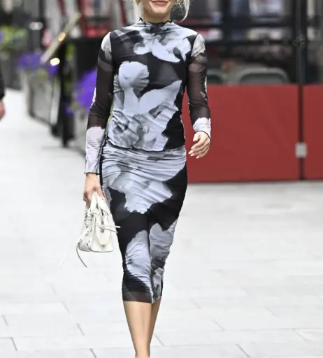 Image 1731683 from Ashley Roberts