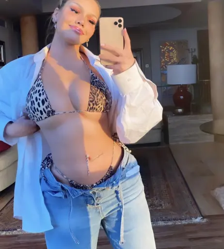 Image 1731612 from Shirin David