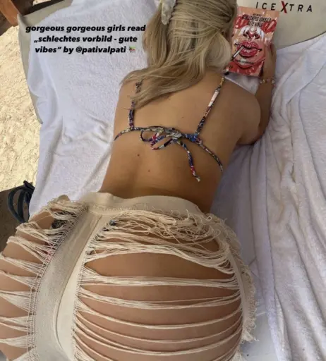 Image 1731282 from Shirin David