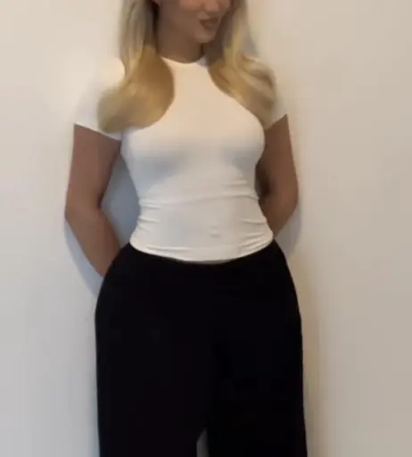 Image 1732422 from Shirin David