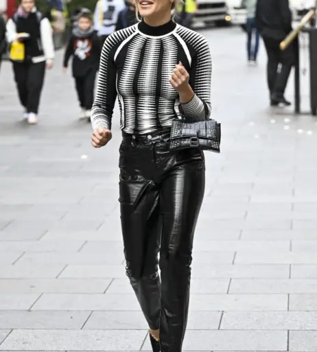 Image 1733086 from Ashley Roberts