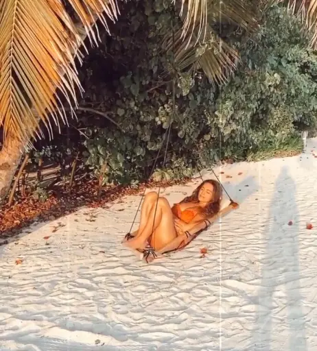 Image 1733071 from Kelly Brook