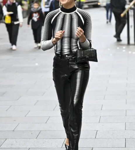 Image 1733014 from Ashley Roberts