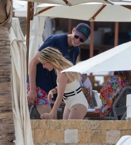 Image 1730690 from Emma Roberts