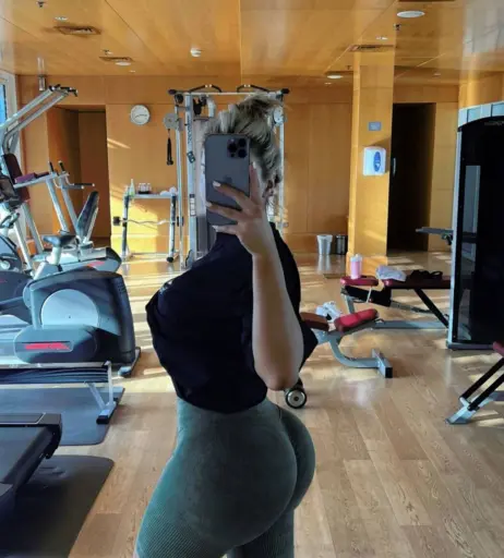 Image 1730600 from Shirin David