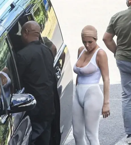 Image 1730959 from Bianca Censori