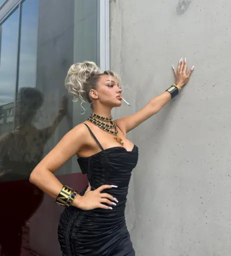 Image 1739658 from Shirin David