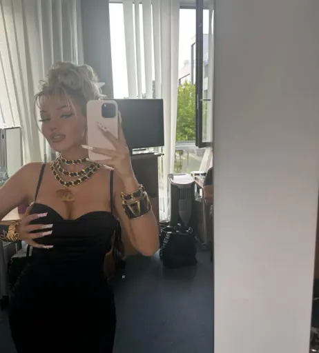 Image 1739628 from Shirin David