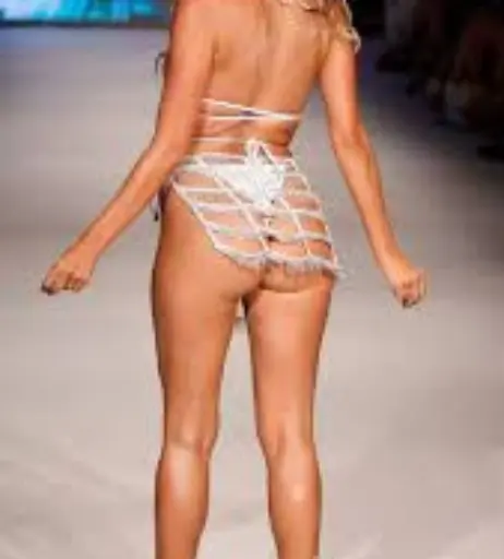 Image 1727382 from Kara Del Toro