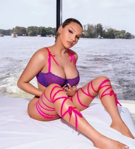 Image 1729825 from Shirin David