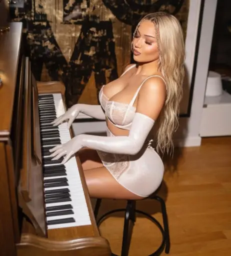 Image 1729552 from Shirin David