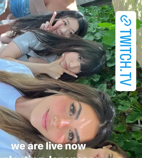 Image 10927733 from Andrea Botez (leaks = ban)