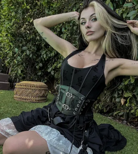 Image 1092051 from Rolyatistaylor