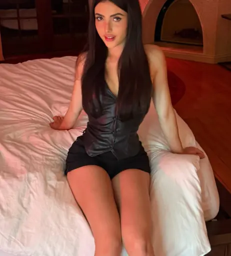 Image 10934679 from Andrea Botez (leaks = ban)