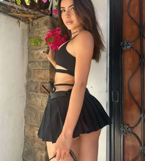 Image 10932199 from Andrea Botez (leaks = ban)