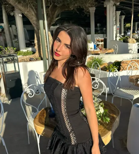 Image 10932179 from Andrea Botez (leaks = ban)