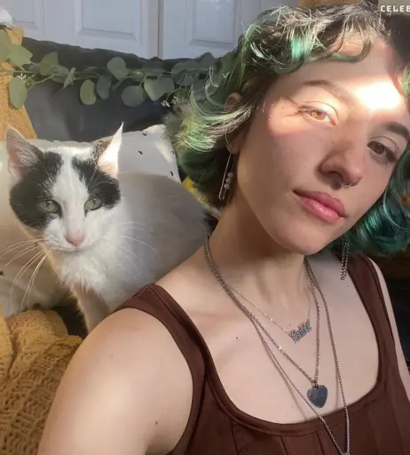 Image 1081211 from yungelderberry