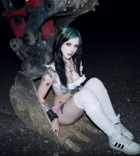 Image 10802657 from emoemz / emoemmz / ratgf99