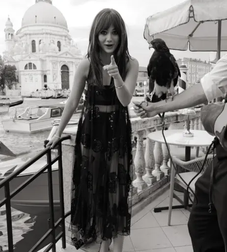 Image 10798278 from Emilia Jones