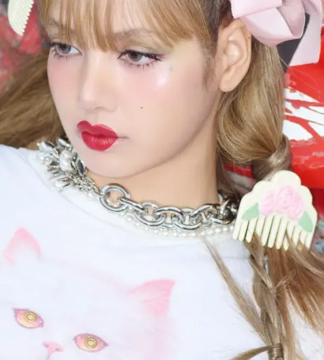 Image 10788843 from Lisa | BLΛƆKPIИK (Blackpink)