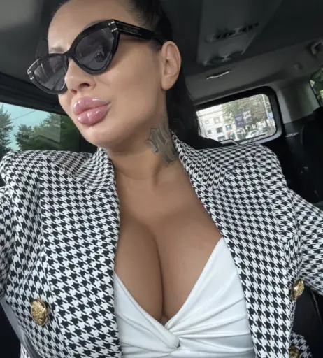 Image 10675975 from Kristina Karieva