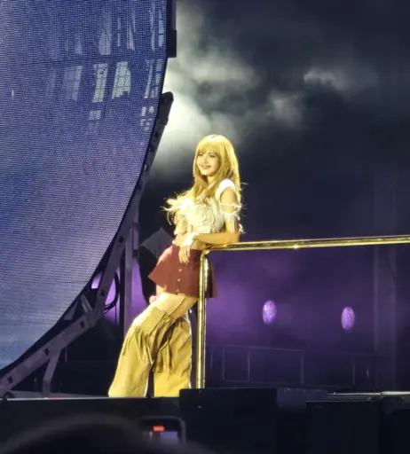 Image 10617211 from Lisa | BLΛƆKPIИK (Blackpink)