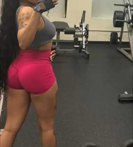 Image 10616882 from glorilla