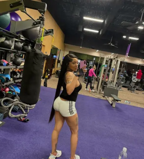 Image 10616860 from glorilla