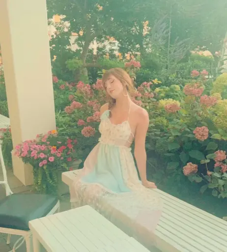 Image 10610707 from docilemoth