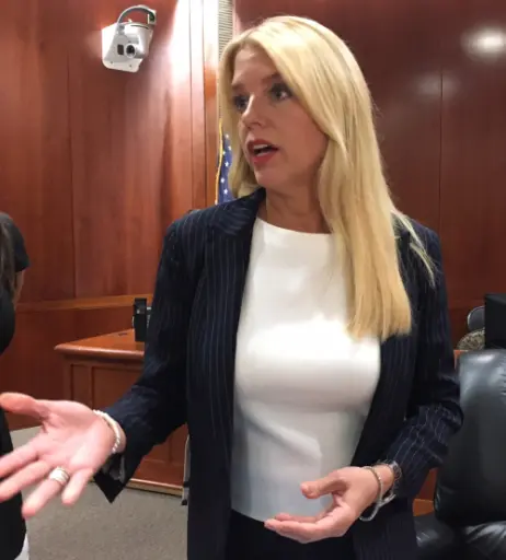 Image 10624184 from Political Ladies