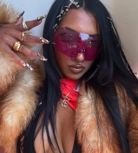 Image 10624040 from LARA RAJ / lararajj (member of KATSEYE)