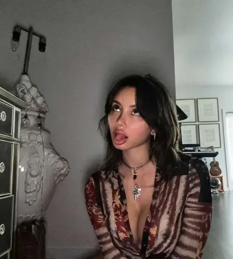 Image 10629686 from Kaile Goh