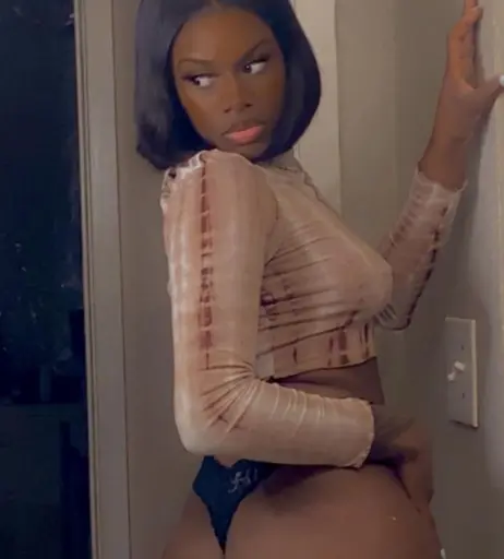 Image 10604915 from Amira Symon / ch0cobunny