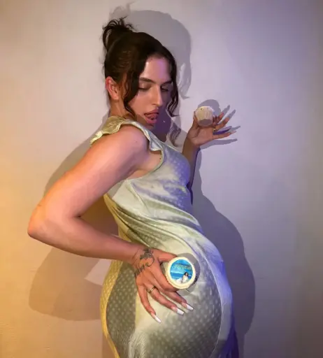 Image 10695796 from Mae Muller