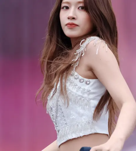 Image 10682769 from An Yujin 안유진 | YUJIN