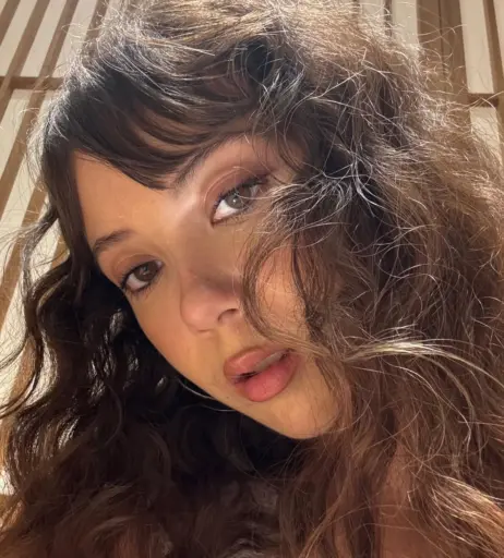 Image 10311420 from Laufey lin