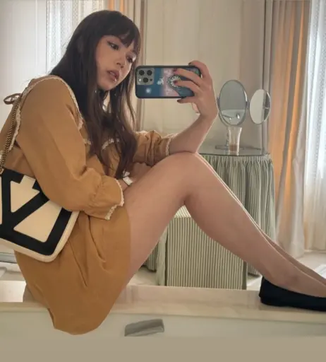 Image 10311415 from Laufey lin