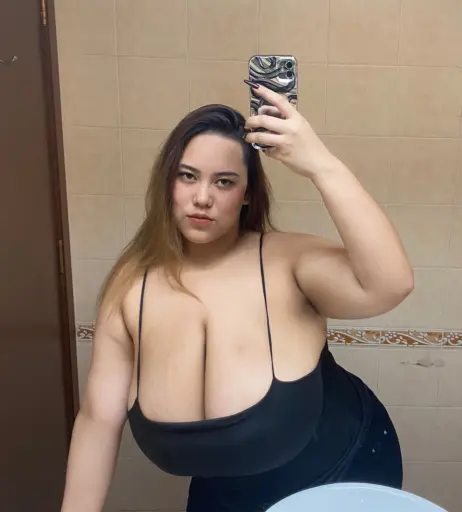 Image 10310160 from fhong_fionax / Chayada Dulyasatien (Busty Thai Model)