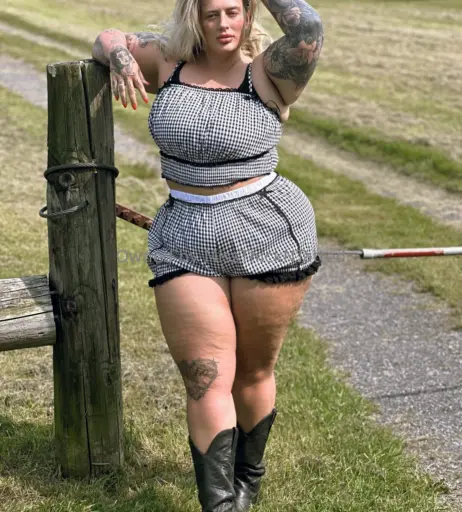 Image 10324494 from missthickntatted